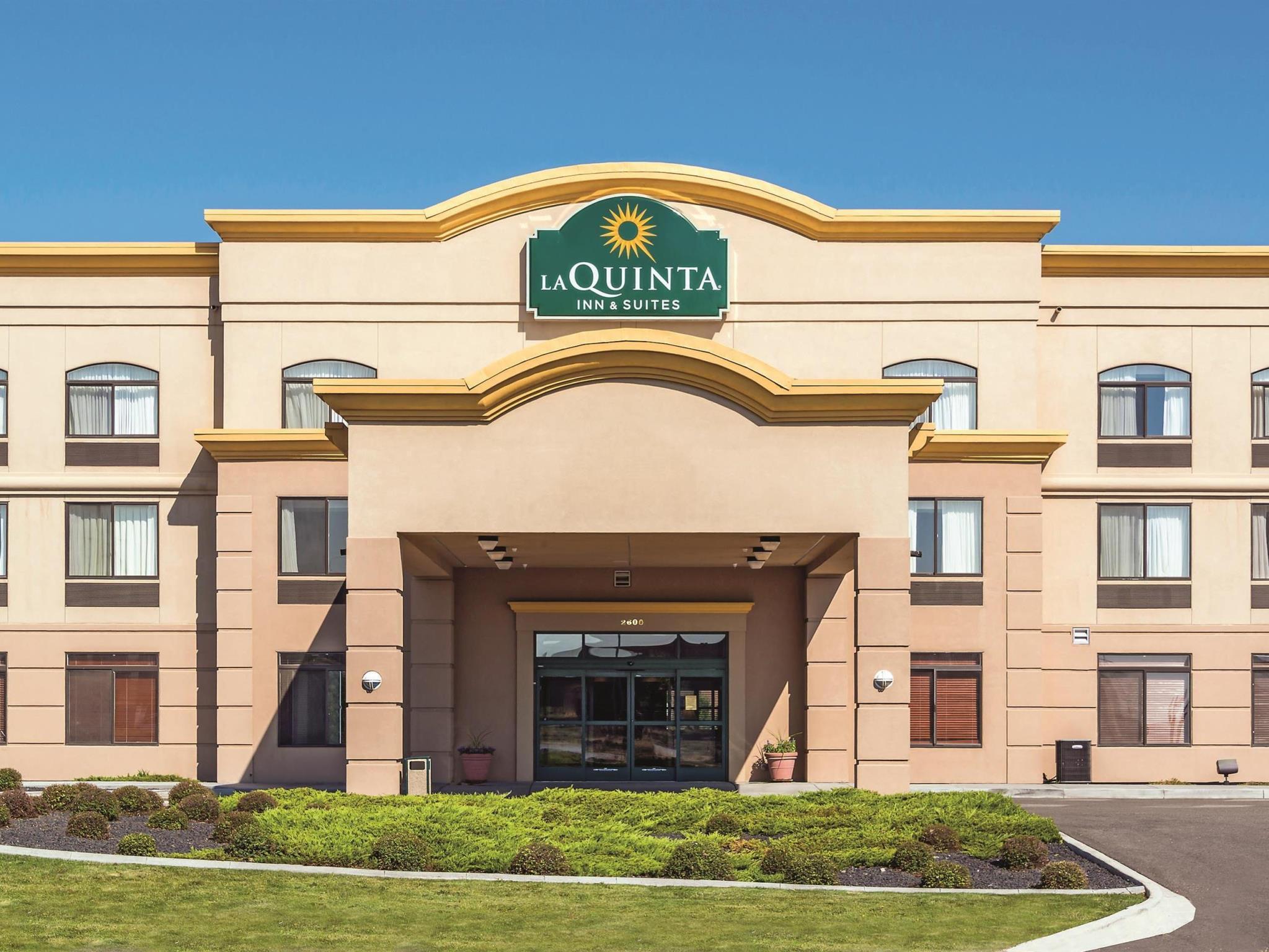 Отель La Quinta By Wyndham Кенневик Экстерьер фото