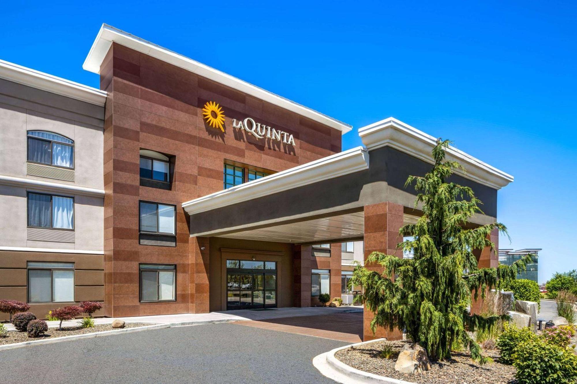 Отель La Quinta By Wyndham Кенневик Экстерьер фото